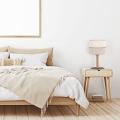 Lampka nocna z szaro-beżowym abażurem i drewnianym elementem do sypialni ECO 5596 1xE27 TK Lighting